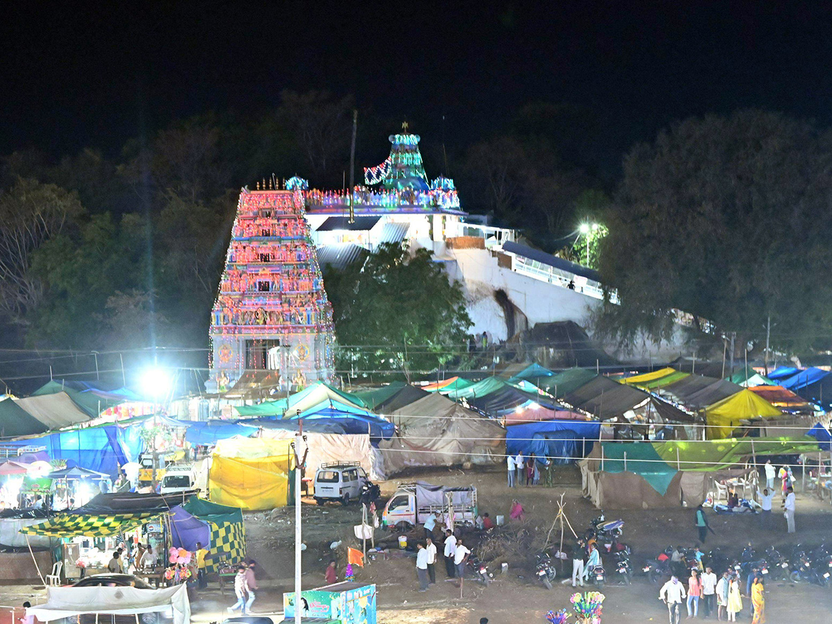 Warangal Kommala Jatara 2025 Photos2