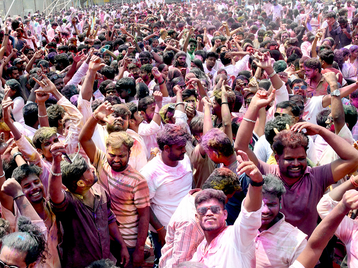 holi 2025 celebrations in hyderabad HD photos10