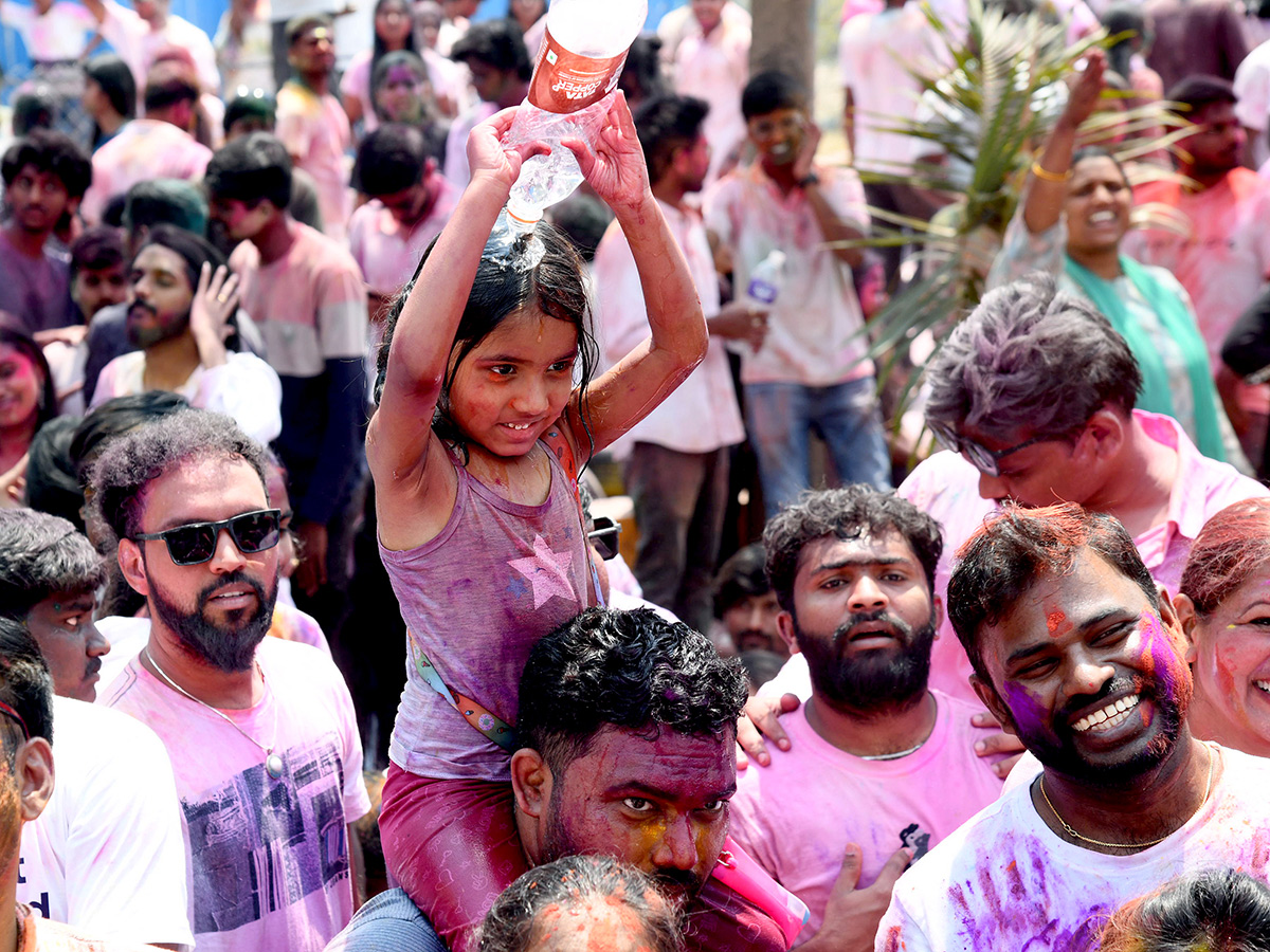 holi 2025 celebrations in hyderabad HD photos6