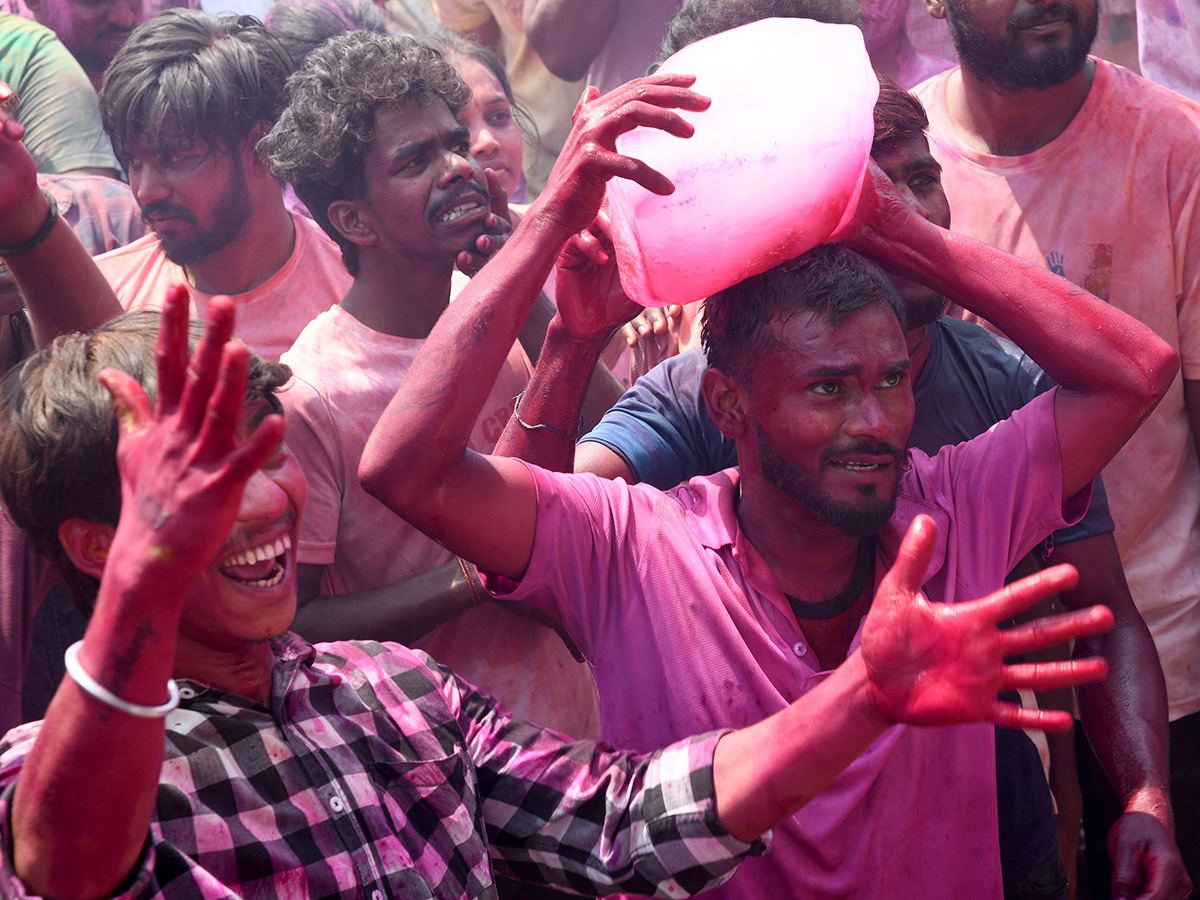 holi 2025 celebrations in hyderabad HD photos9