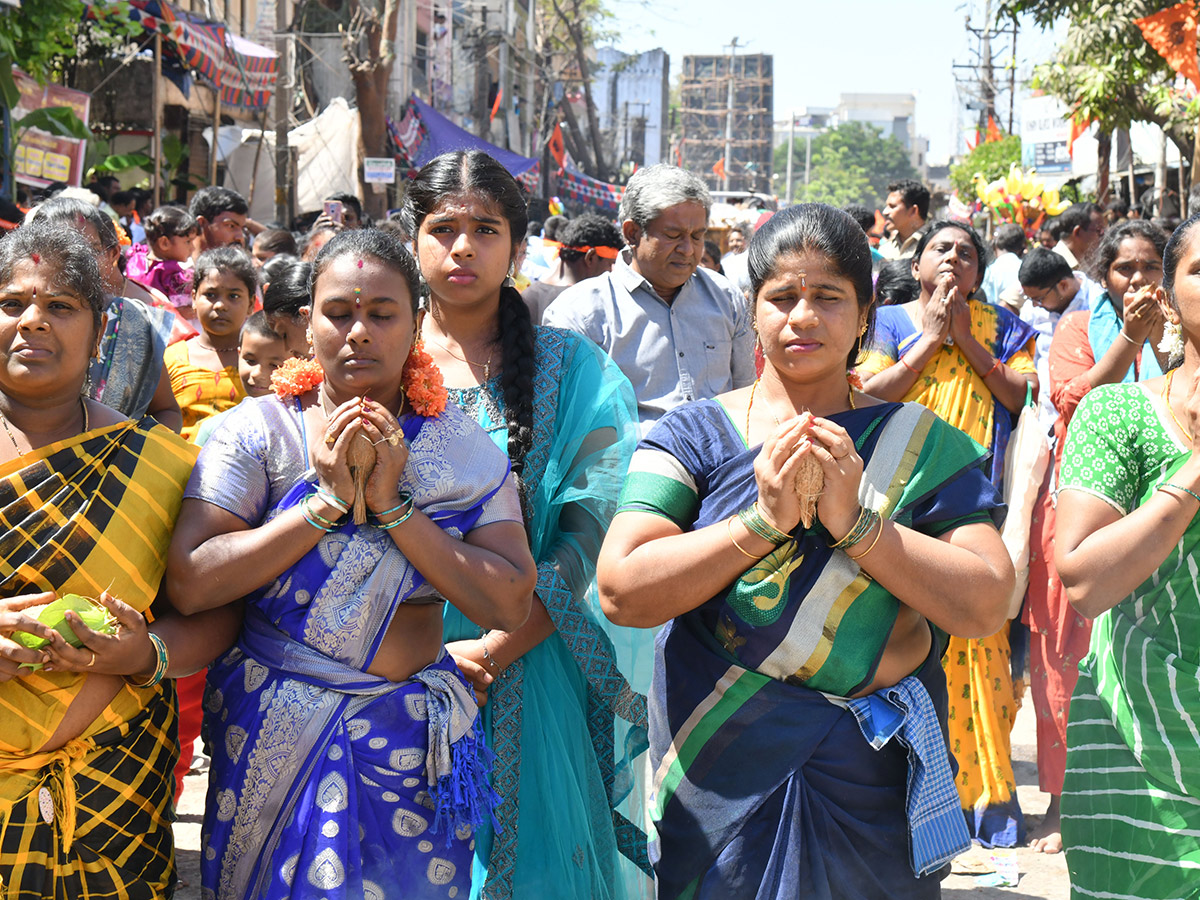 Grand Celebration of Thalpagiri Rathotsavam in Nellore Photos11