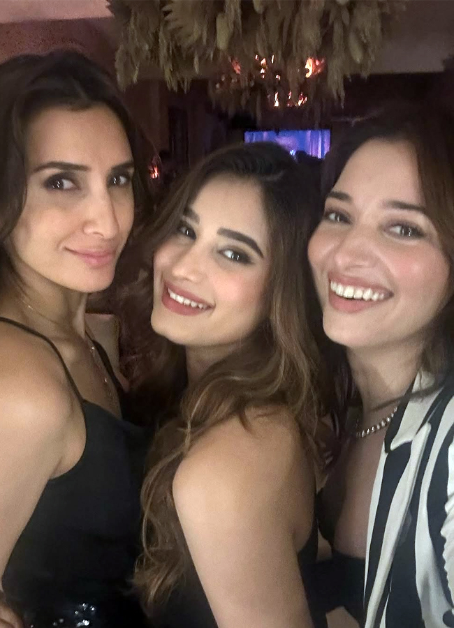 Tamannaah is the special attraction at Bollywood actress Raveena Tandon daughter's birthday celebrations2