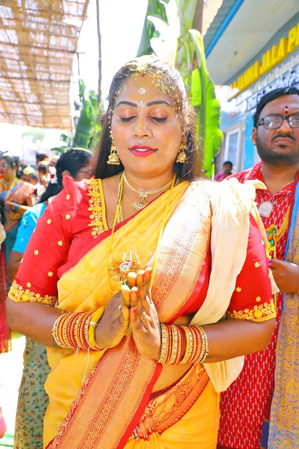 Transgenders Marriage On Occasion Of Sri Rama Navami At Vemulawada13