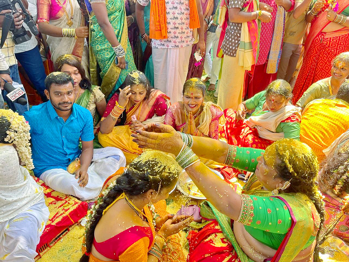 Transgenders Marriage On Occasion Of Sri Rama Navami At Vemulawada7