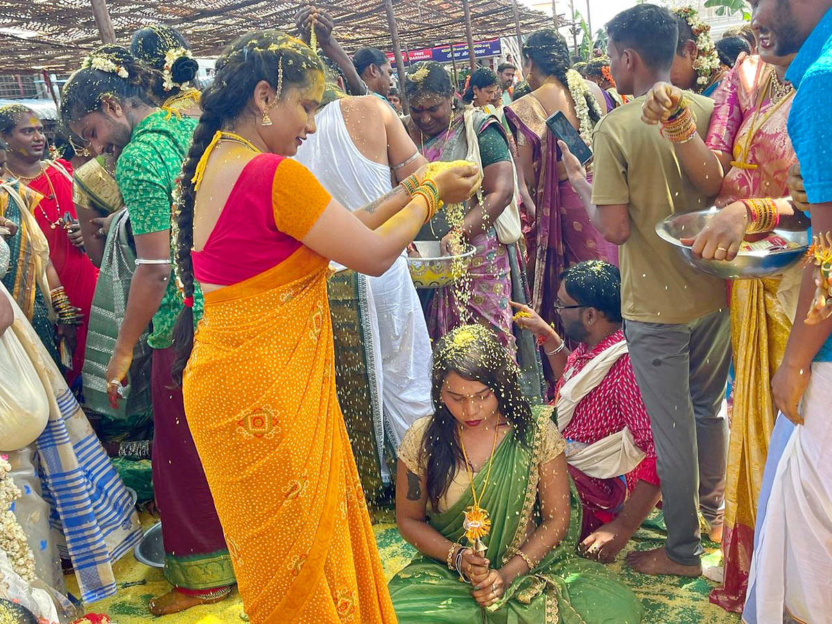 Transgenders Marriage On Occasion Of Sri Rama Navami At Vemulawada9