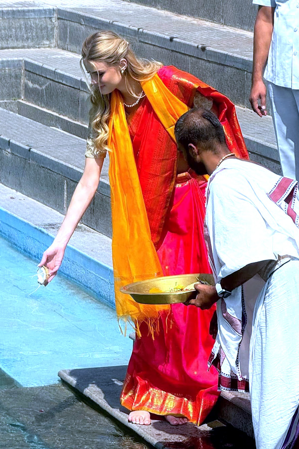 Miss Universe Victoria Kjaer Theilvig Visits Yadagirigutta Temple4