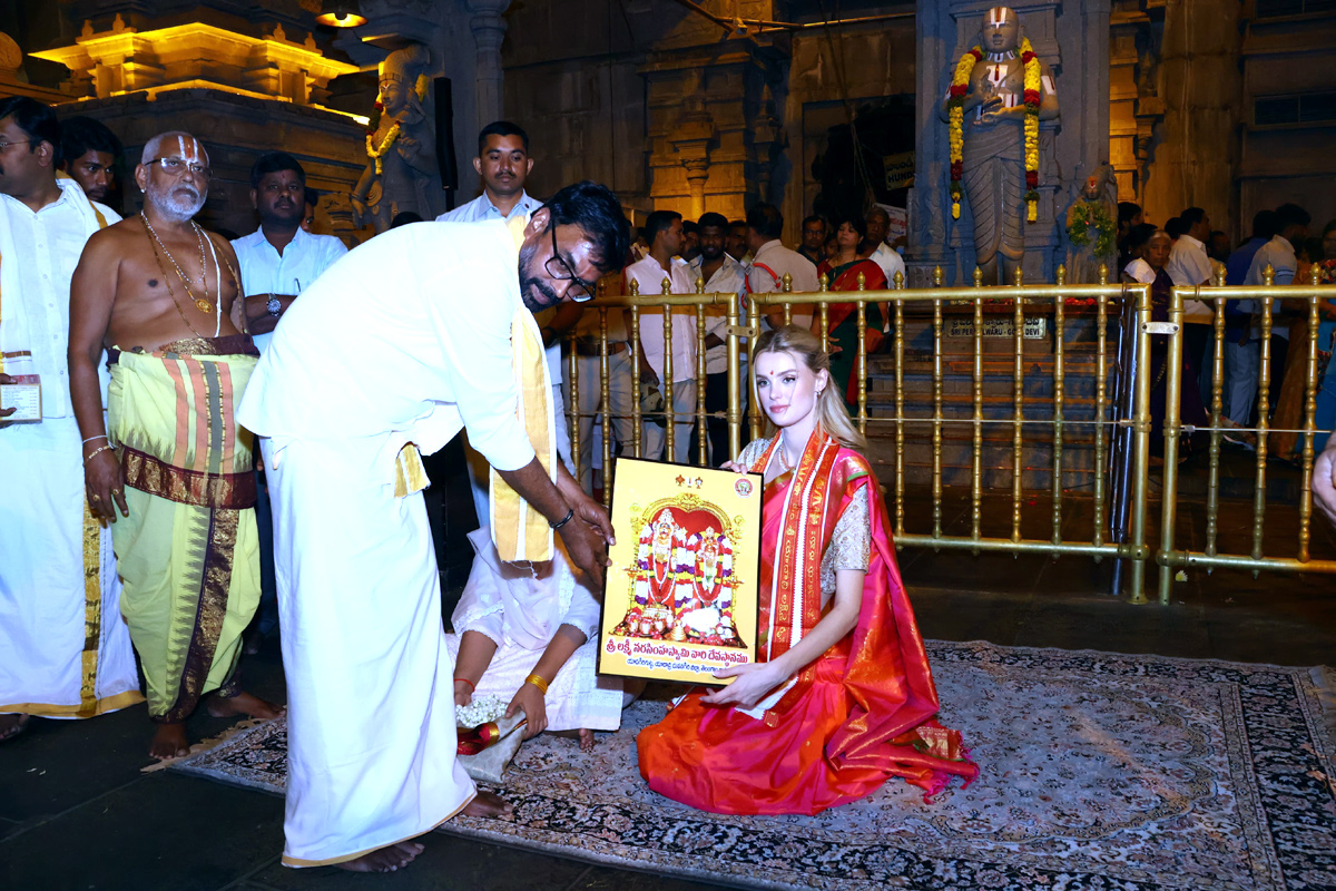 Miss Universe Victoria Kjaer Theilvig Visits Yadagirigutta Temple11