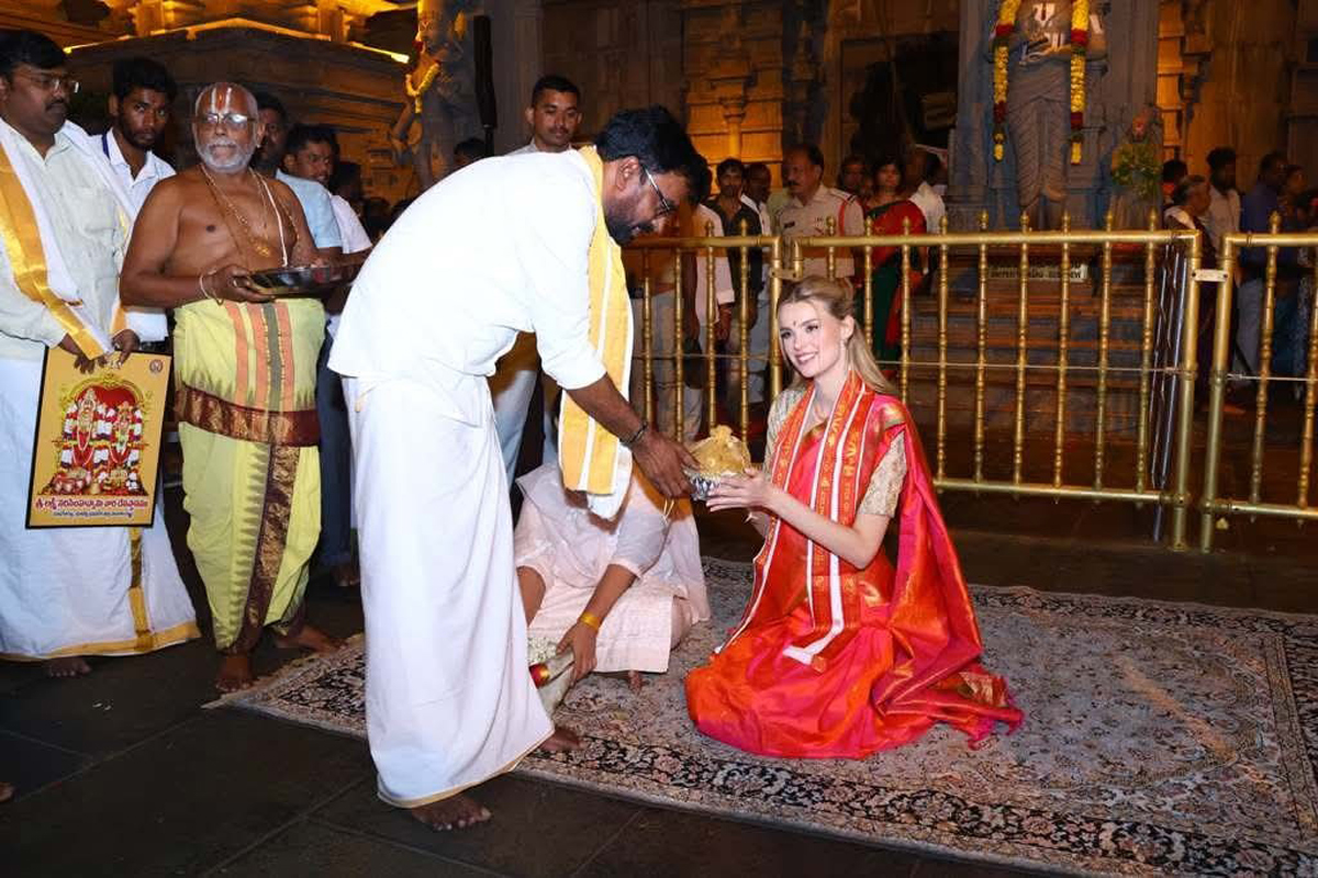 Miss Universe Victoria Kjaer Theilvig Visits Yadagirigutta Temple14