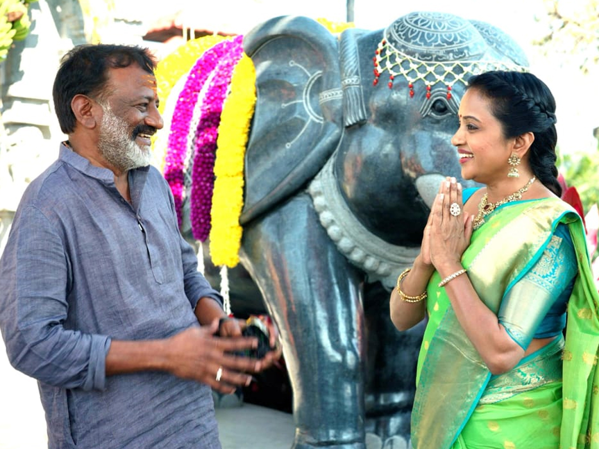 Anchor Suma at Sri Amriteshwara Temple in ballari2