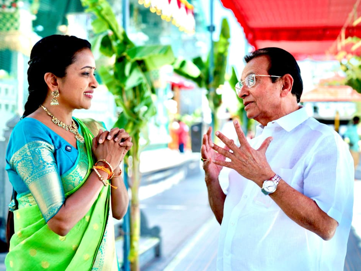 Anchor Suma at Sri Amriteshwara Temple in ballari4