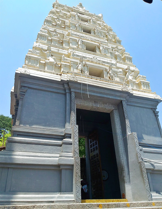 Ardhagiri Veeranjaneya Swamy Temple at Aragonda, Chittoor District: Photos15