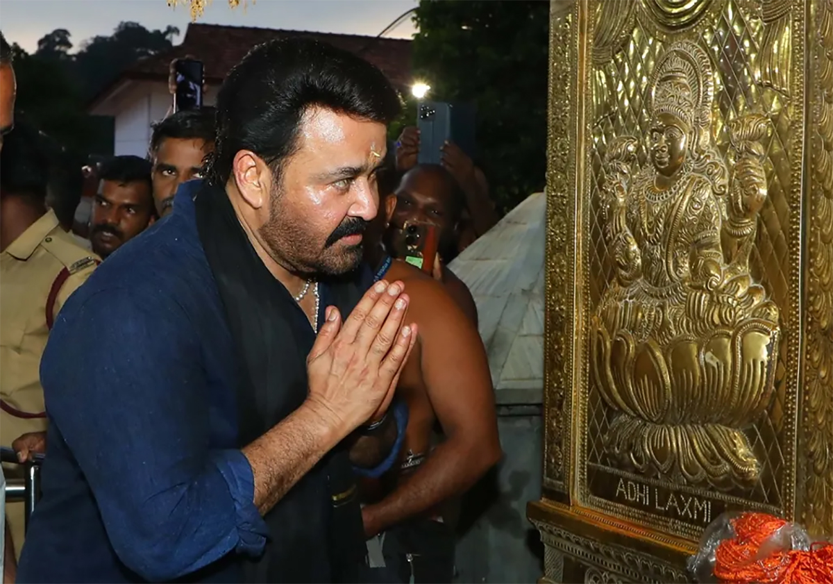 Mohanlal visits Sabarimala Temple photos goes viral8