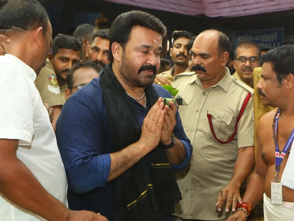 Mohanlal visits Sabarimala Temple photos goes viral9