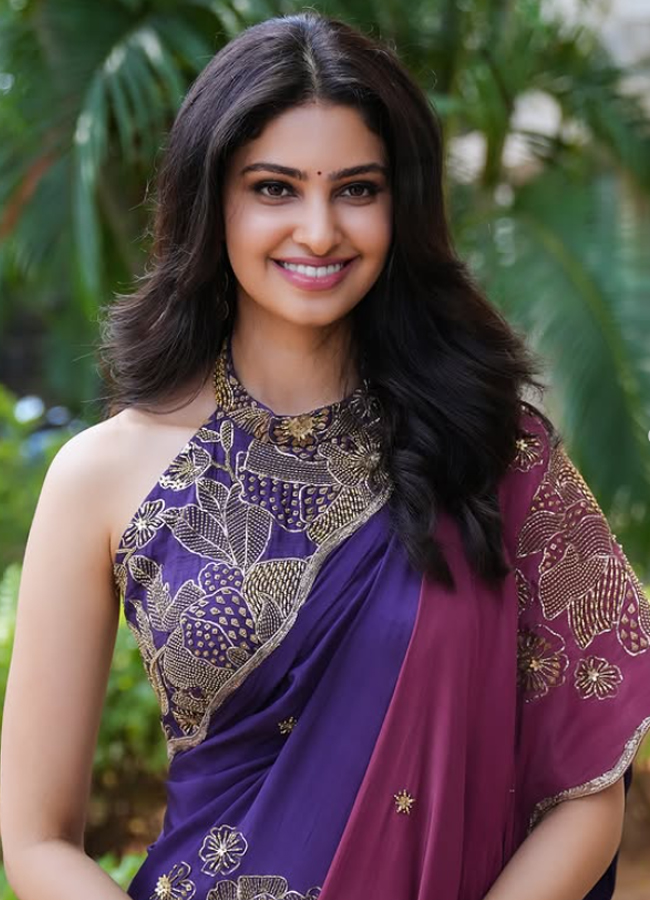 Manasa Varanasi Glamorous Photos6