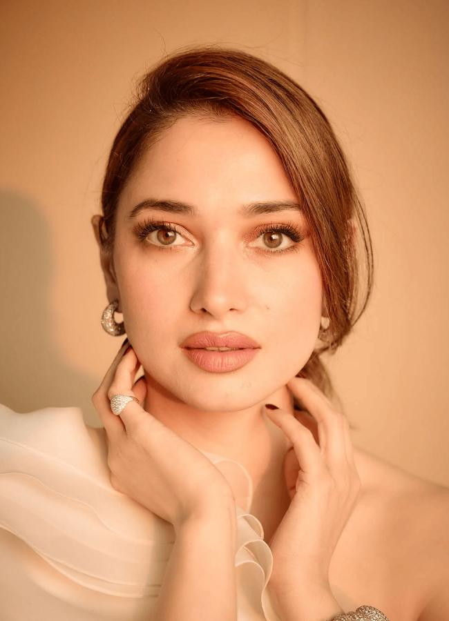 Actress Tamannaah Bhatia Shares New Photoshoot Pics 8