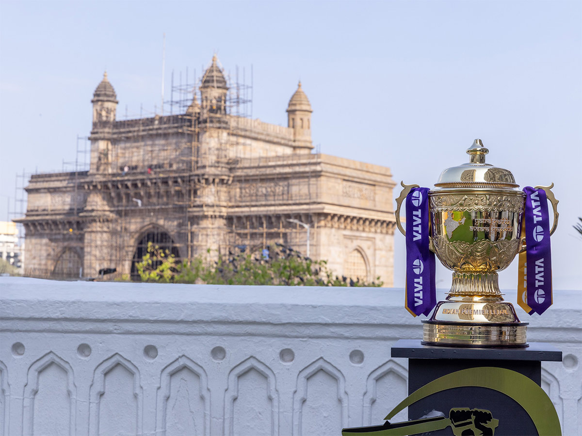 Captains photograph with trophy ahead of the Indian Premier League 202513