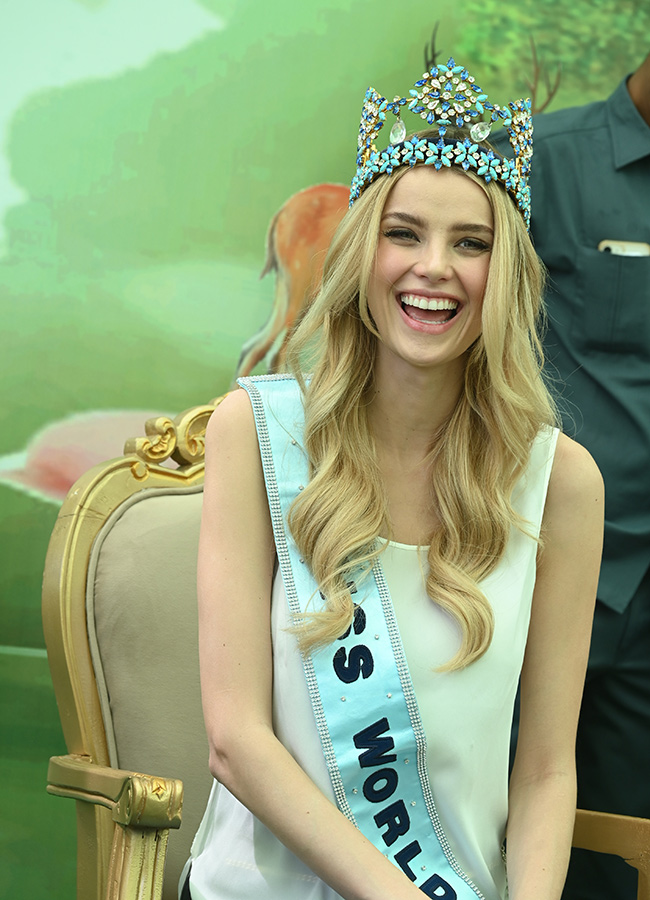 miss world kristyna pliskova in kbr park hyderabad9