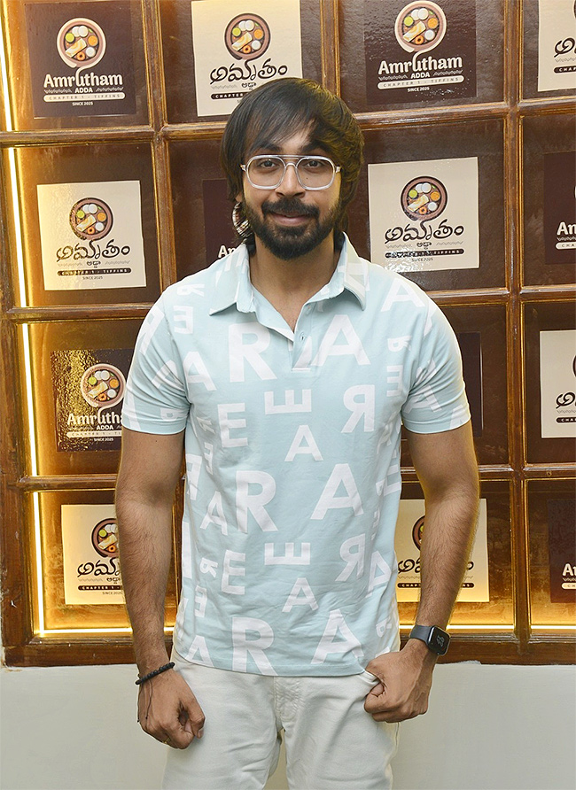 Actor VJ Sunny Grand Launch of Amrutham Adda hotel hyderabad7