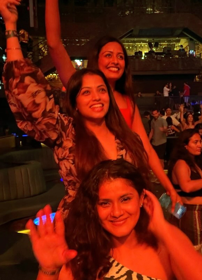 Serial beauty Navyaswamy's birthday celebrations in Bali 9