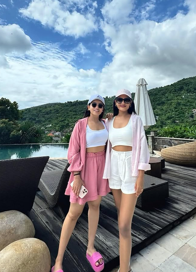 Serial beauty Navyaswamy's birthday celebrations in Bali 7