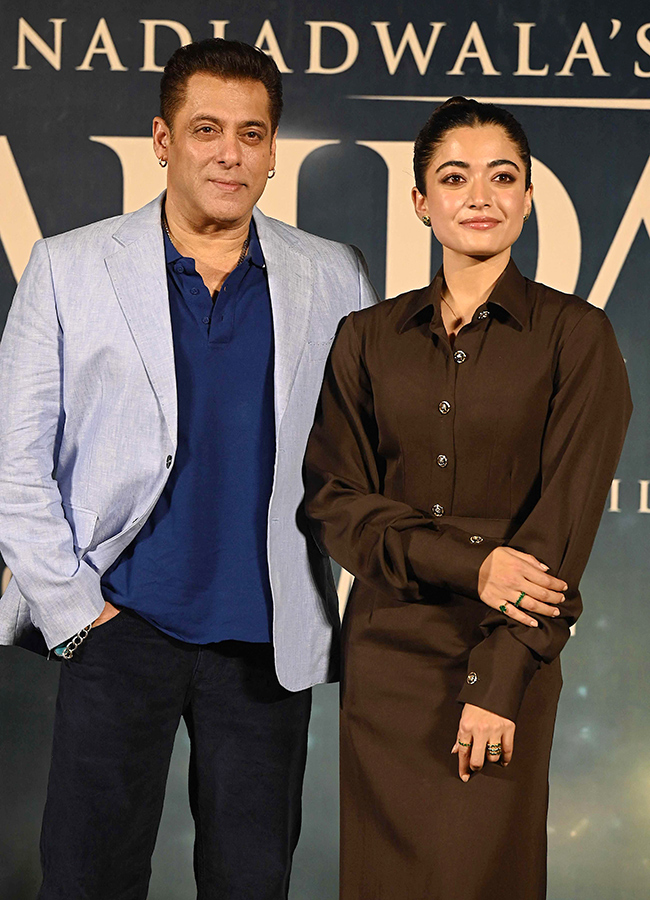 Salman Khan with Rashmika Mandanna Sikanda trailer launch Pics7