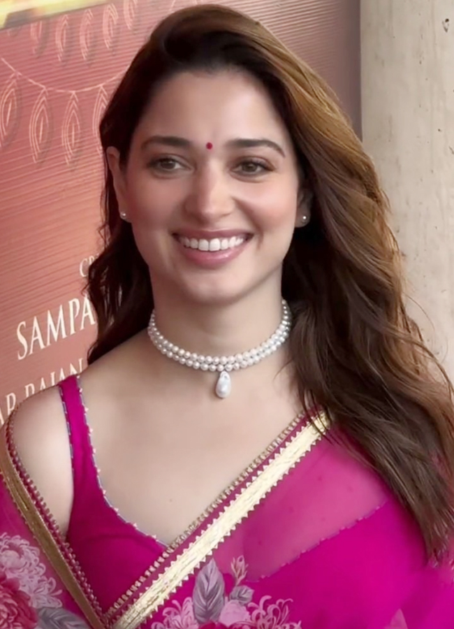 Milky beauty Tamanna Bhatia shines bright in a pink saree photos10