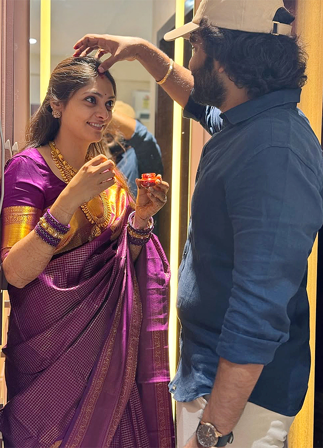 Kiran Abbavaram Wife Rahasya Gorak Birthday Special photos3