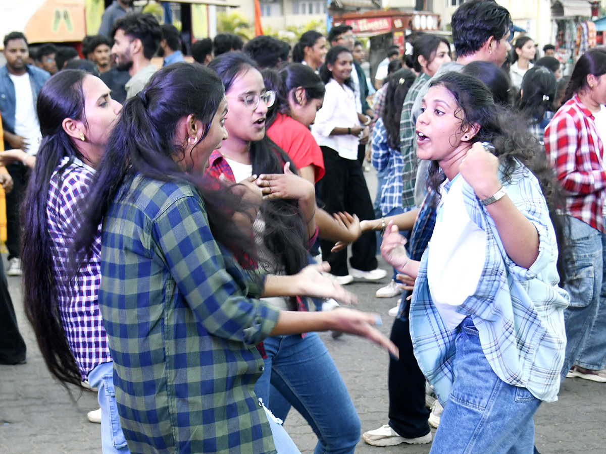 Students stage flashmob on Visakhapatnam Beach Road8