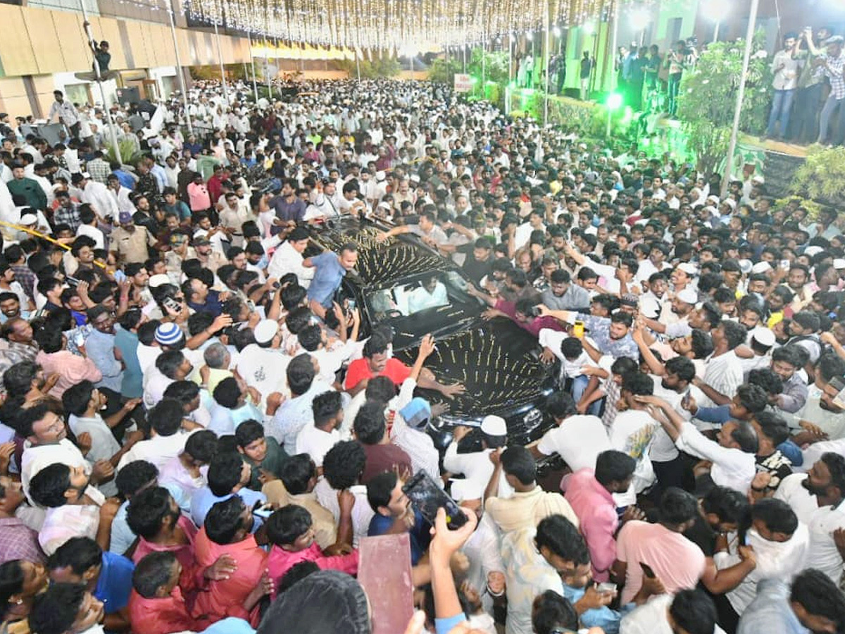 YS Jagan Special Prayers At IFTAR Dinner Photos21