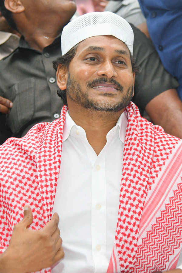 YS Jagan Special Prayers At IFTAR Dinner Photos4