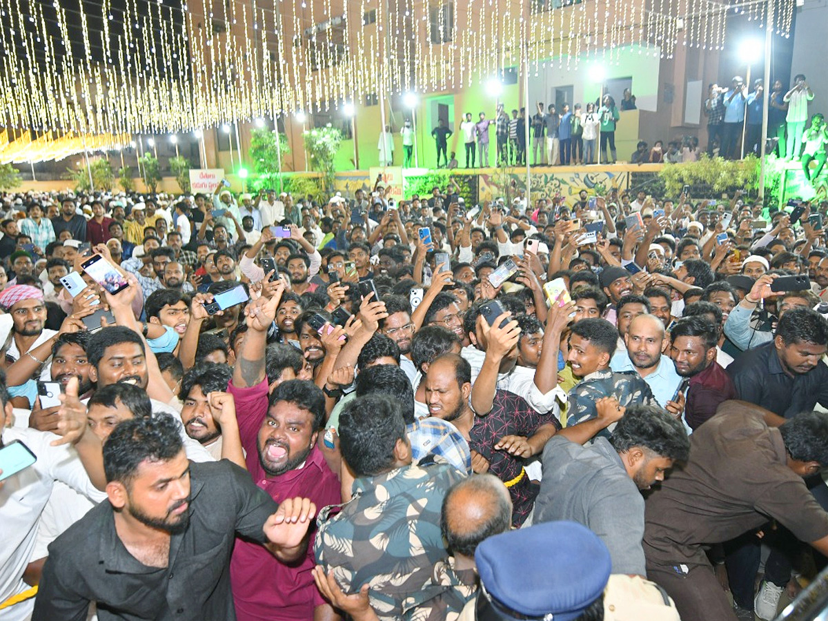 YS Jagan Special Prayers At IFTAR Dinner Photos31