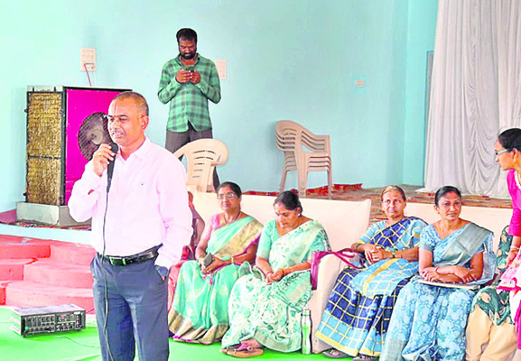 వందశాతం పన్నులు వసూలు చేయాలి
1