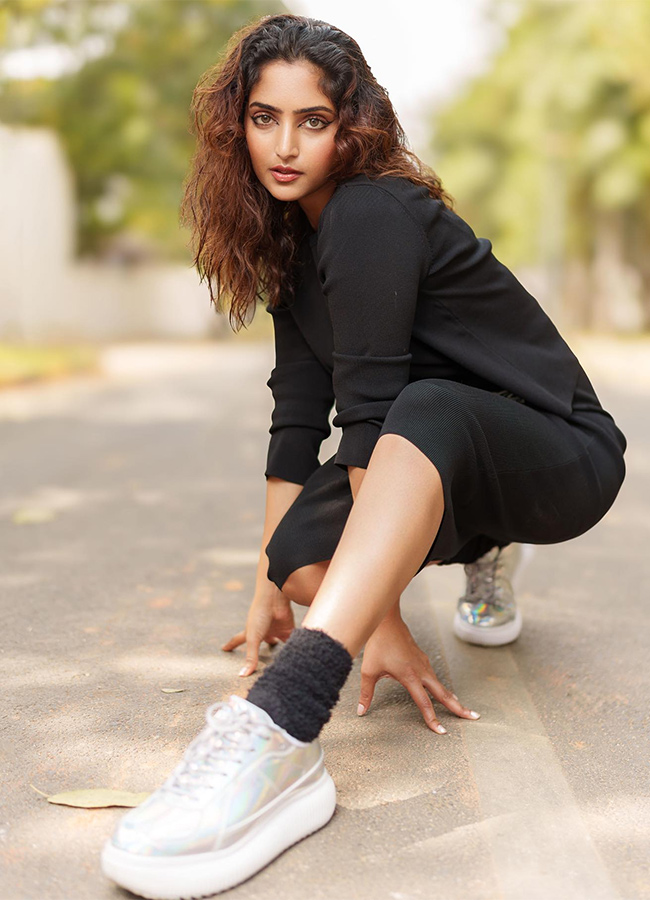 Actress Reba Monica John special song in Mad Square movie: Photos2