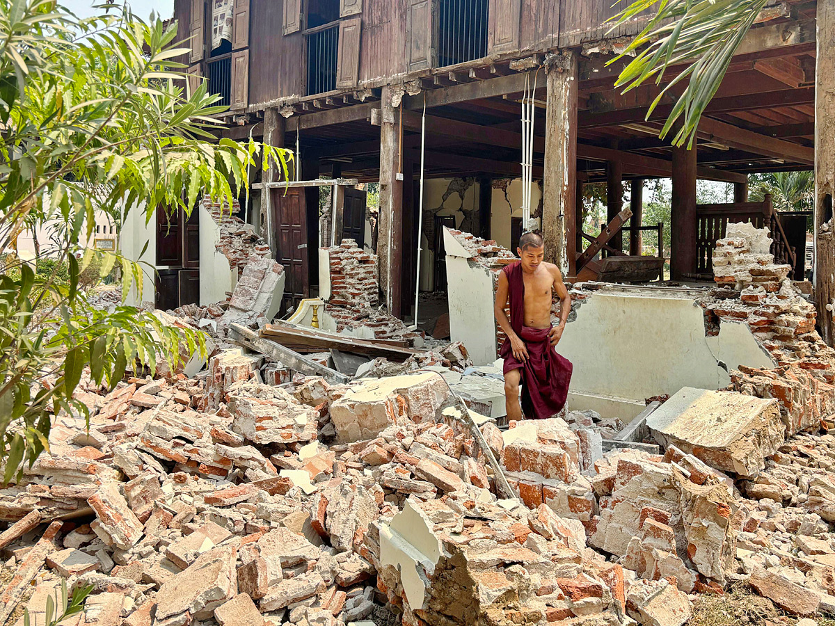 Powerful Earthquakes Hit Myanmar Photos12