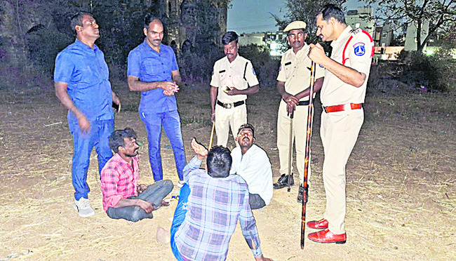 అత్తాపూర్‌లో విజిబుల్‌ పోలీసింగ్‌ 1