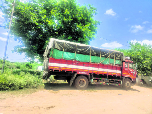 నియోజకవర్గాల వారీగా ముఠాలు 
2