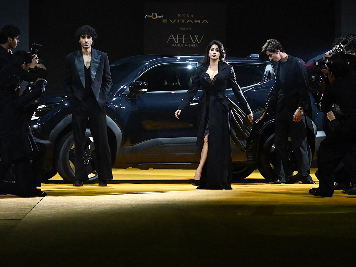 Lakme Fashion Week X FDCI in Mumbai Photos3