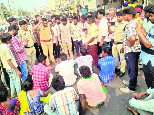 రోడ్డు ప్రమాదంలో ఒకరి మృతి 1