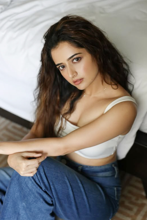 Ashika Ranganath captures attention with her latest photoshoot10