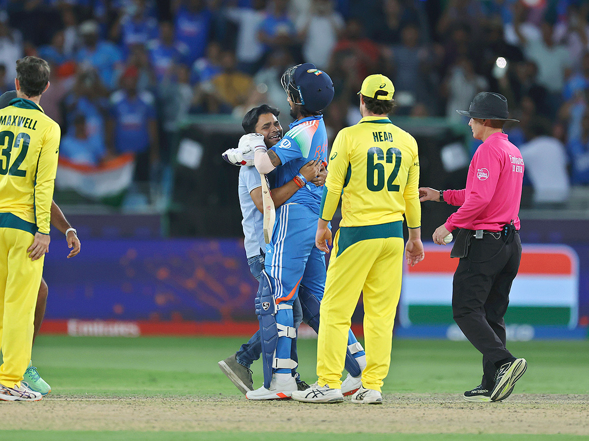 Fan Breaches Dubai Security Hugs KL Rahul After India Semifinal 4