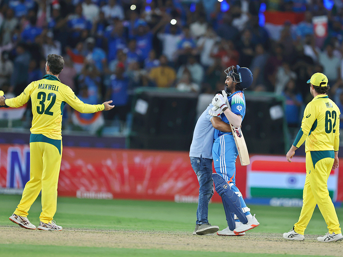 Fan Breaches Dubai Security Hugs KL Rahul After India Semifinal 5