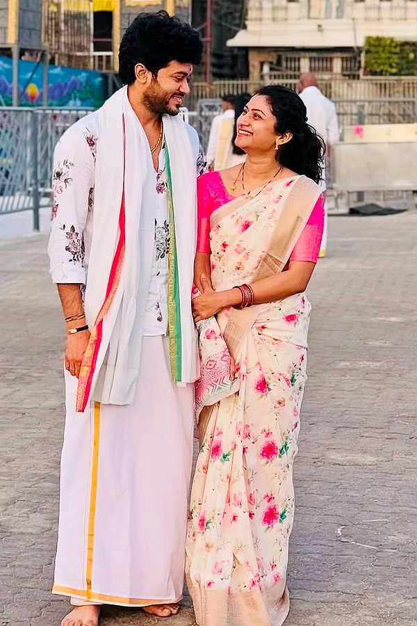 Vishnu Priya Siddhardh Varma Couple At Tirumala Tirupati Photos3