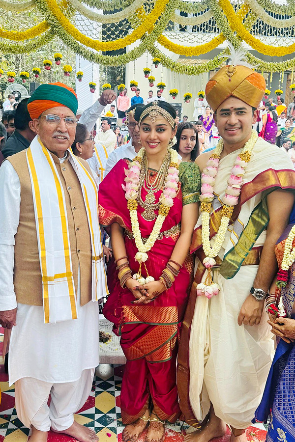 BJP MP Tejasvi Surya marries Bharatanatyam artist Sivasri Skandaprasad Photos12