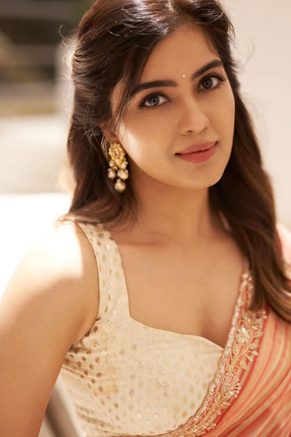 Amritha Aiyer dazzles in a mesmerizing golden dress Photos8