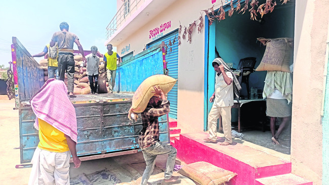 రేషన్‌ షాపులకు చేరిన సన్నబియ్యం1