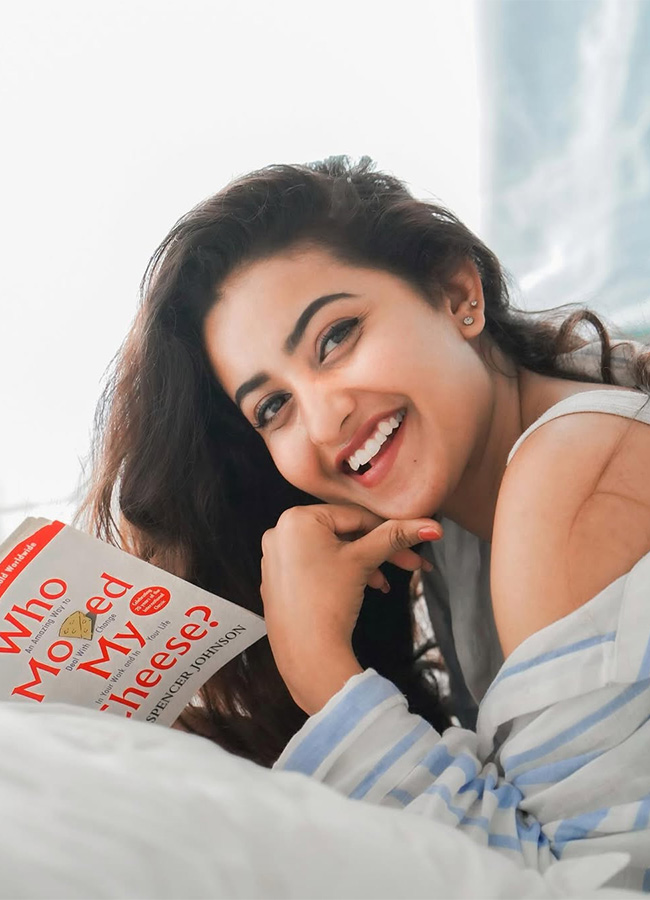 Actress Deepika Pilli photos goes viral12