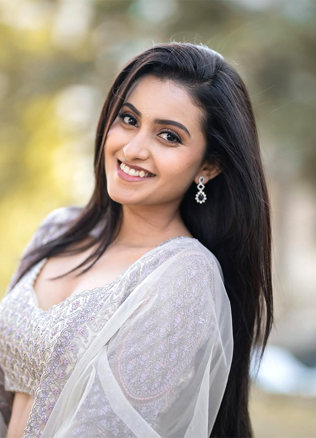 Actress Deepika Pilli photos goes viral4
