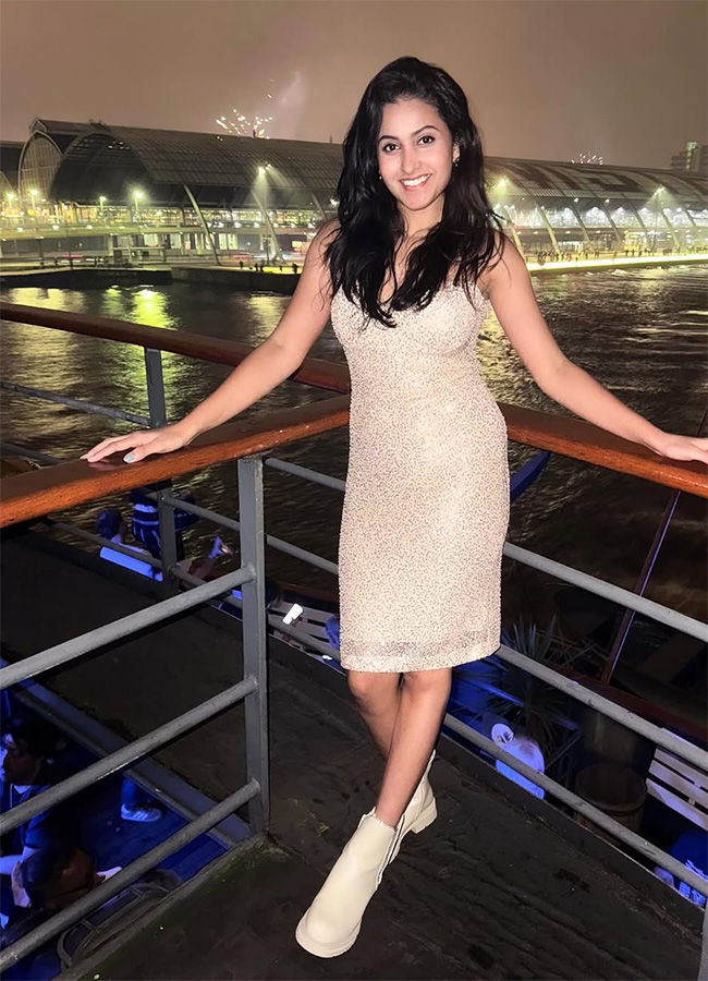 Actress Deepika Pilli photos goes viral7