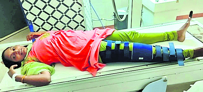 ఆటోను ఢీ కొట్టిన ట్రాక్టర్: మహిళ మృతి1