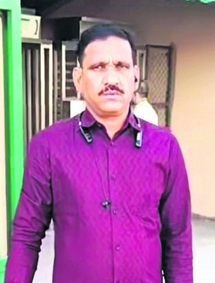 మద్యం తాగొద్దంటే కత్తితో పొడుచుకున్నాడు 2